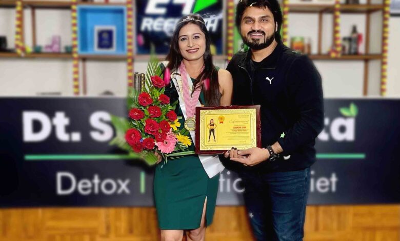 Dt Sunny Gupta felicitates Chandni Shah as 'Fittest Mom of Surat' for her exception weight loss journey