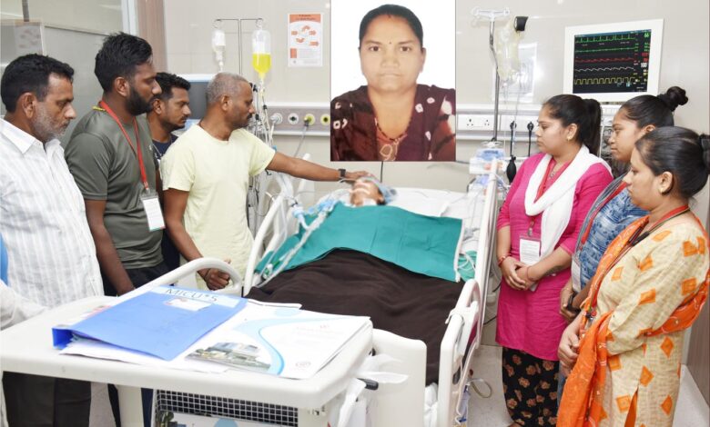 The family of Hinaben Rasilbhai Chaudhary a braindead of the tribal community donated his kidneys liver and eyes